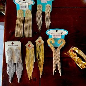 💕💕Earrings and a Bracelet💕💕